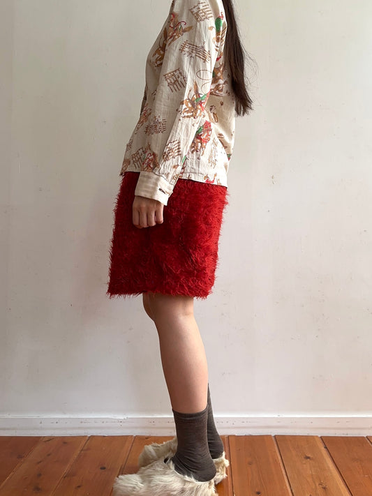 old fur short pants / wine