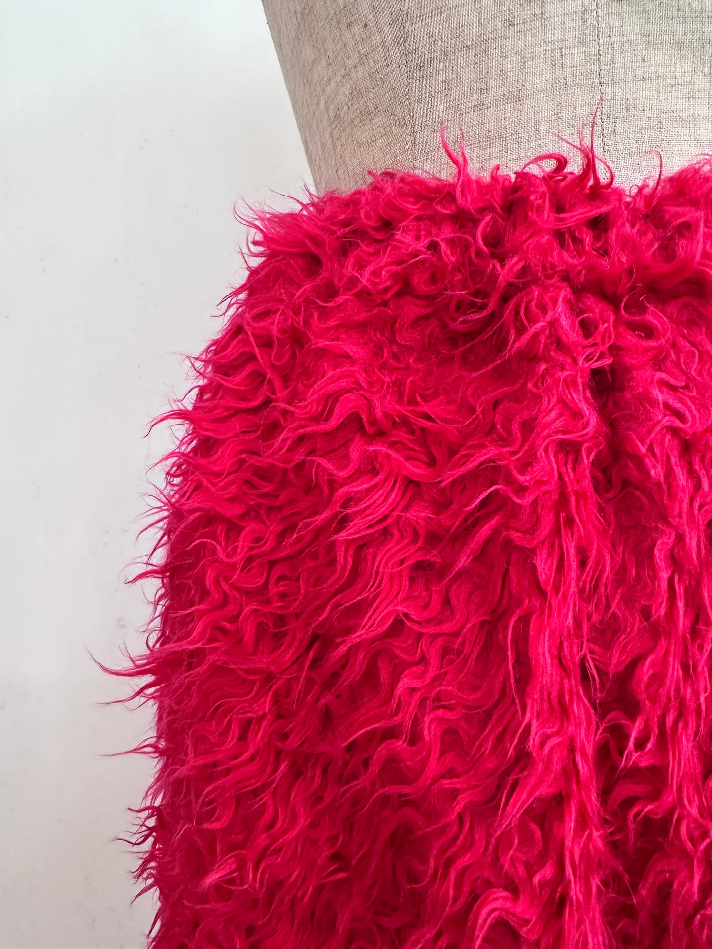 old fur half pants / neon pink