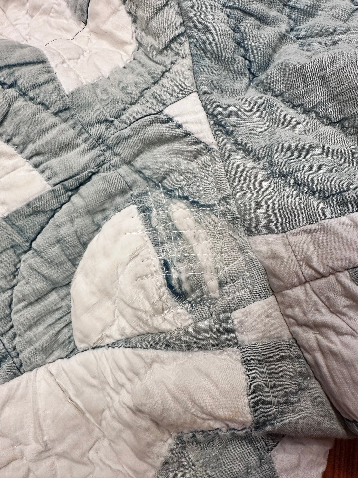 old quilt tuck short pants