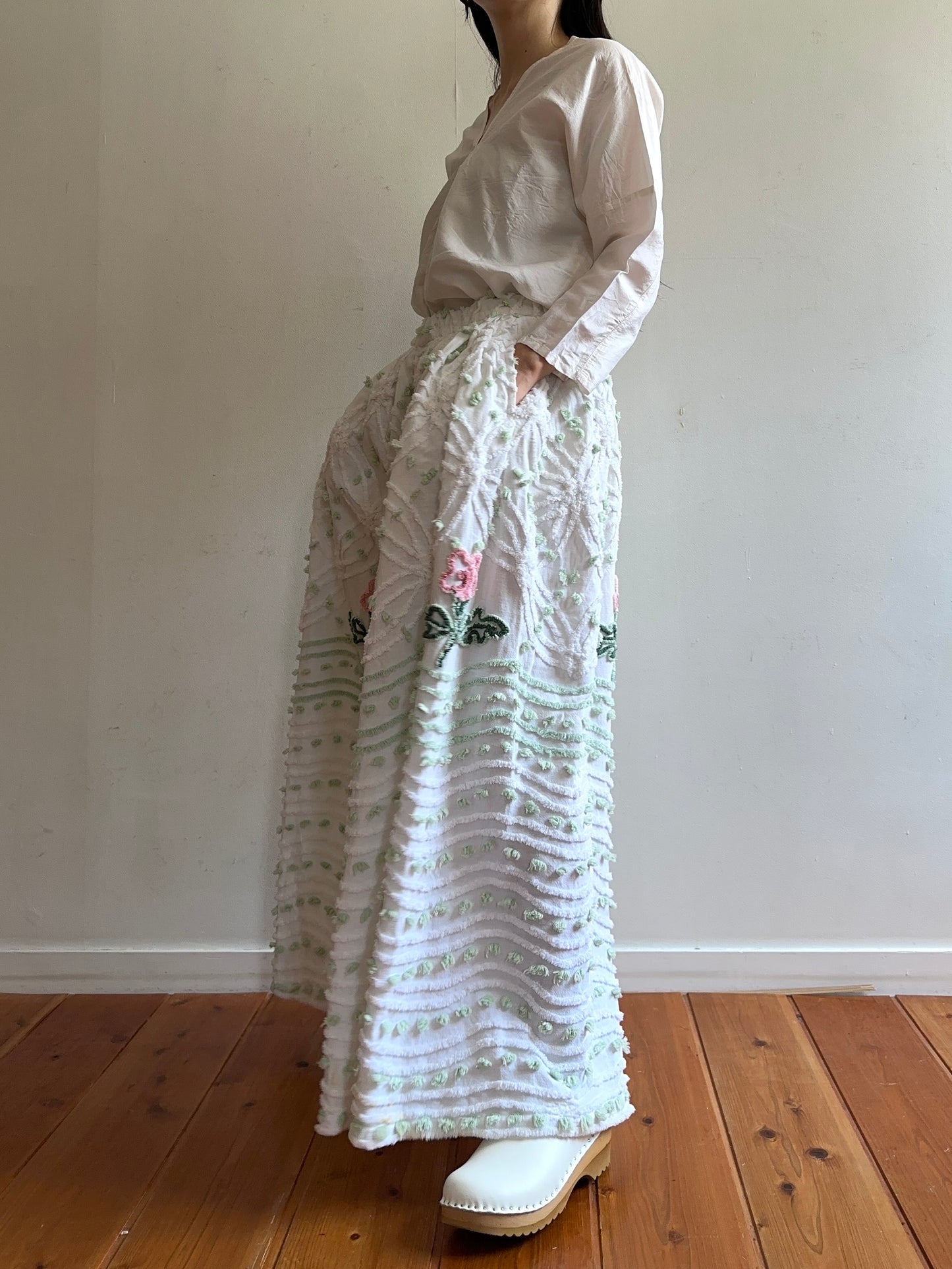 old chenille many tuck pants / muscat