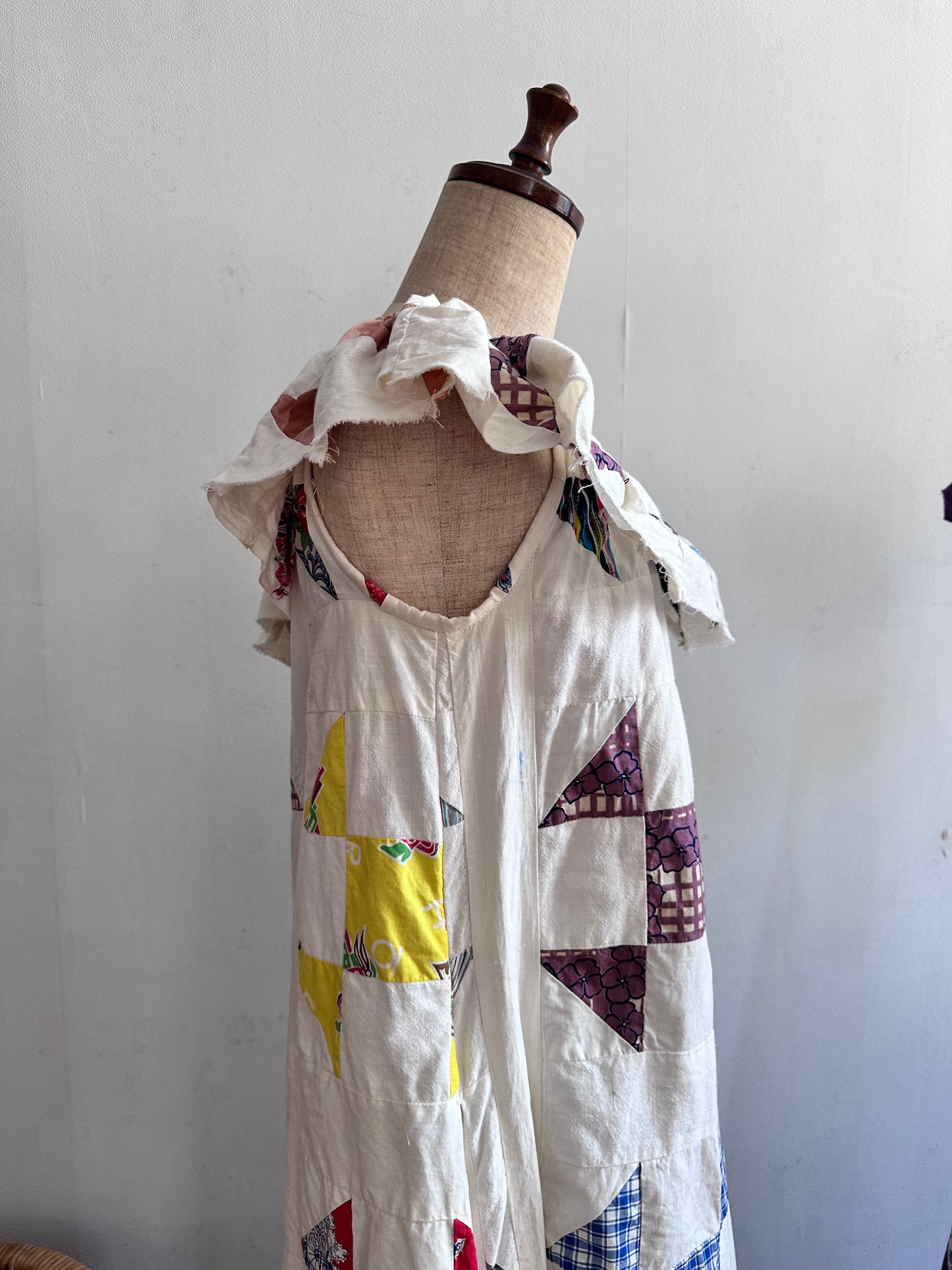 old quilt top frill dress / white