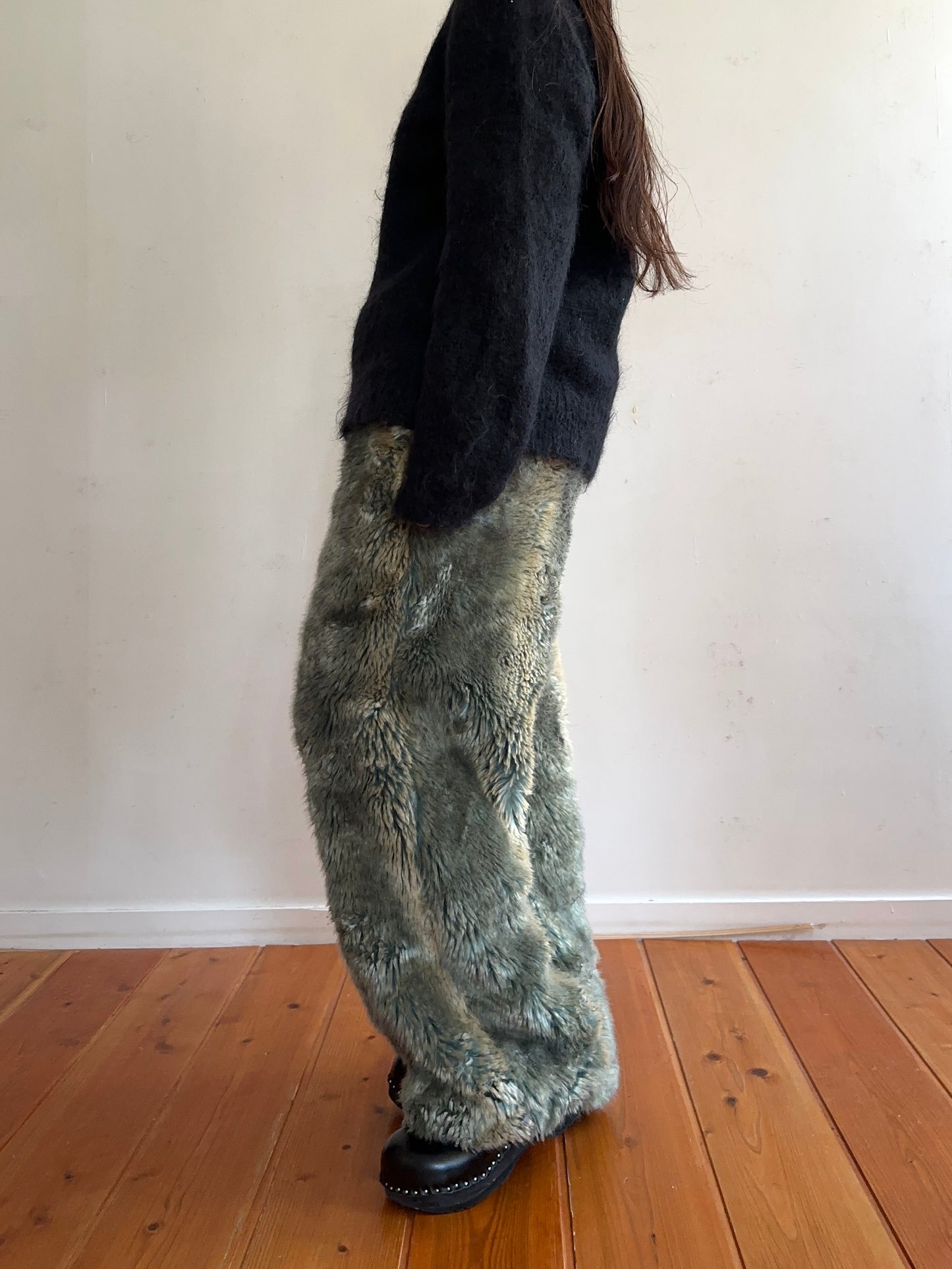 old fur pants / silver×grayish brown