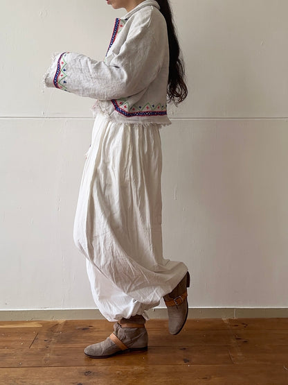 giacca corta in lino vecchio cucita a mano