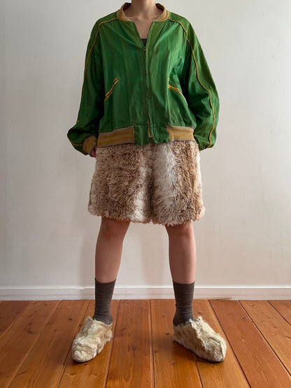 old fur short pants /gizmo