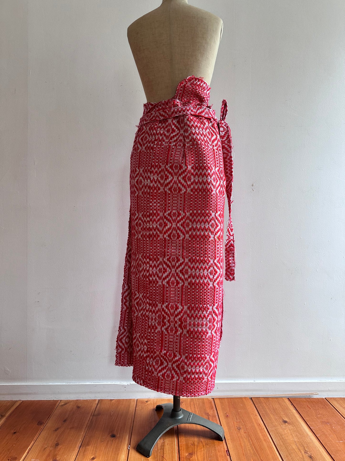 old coverlet wrap long skirt / red