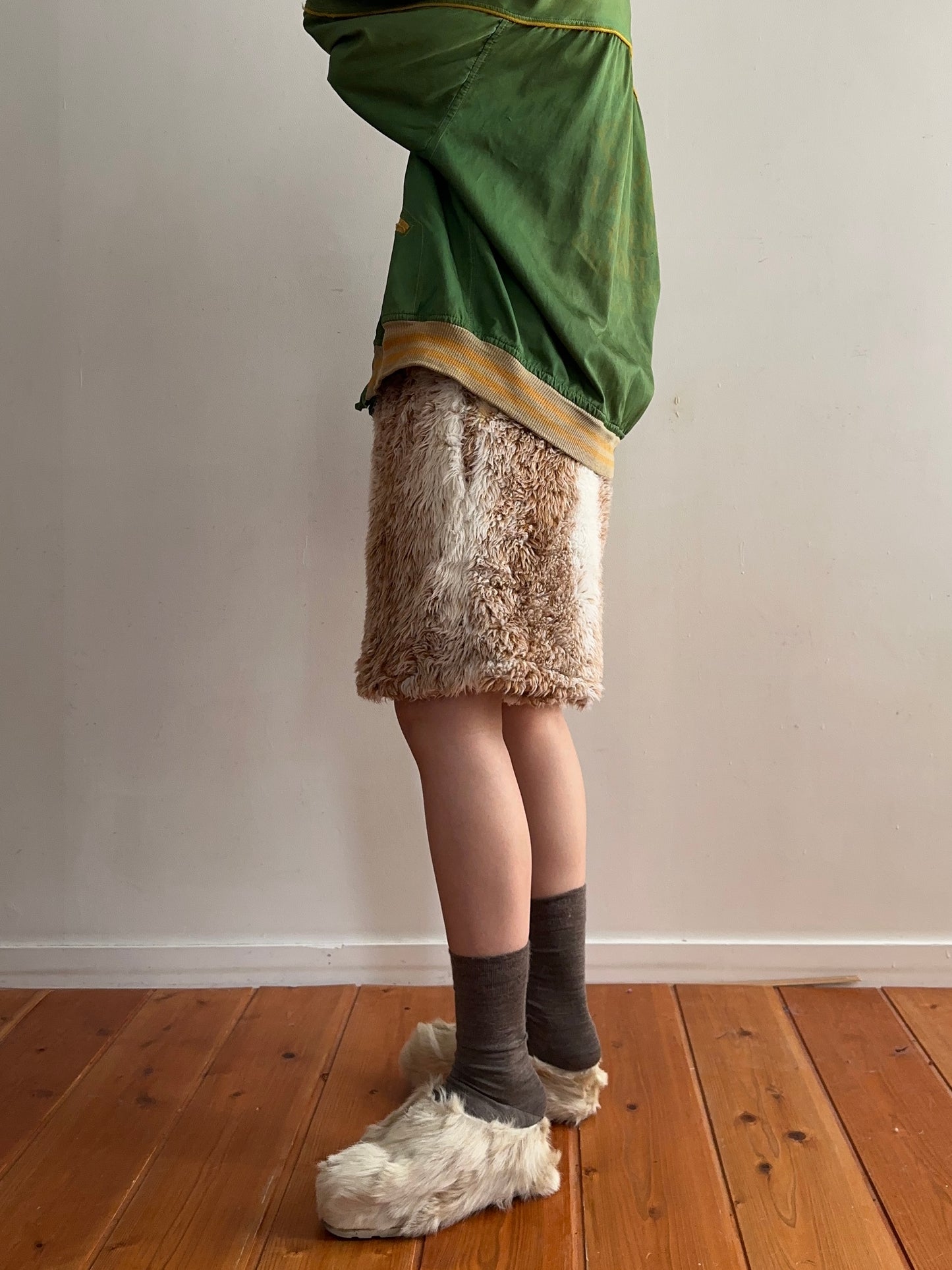 old fur short pants /gizmo