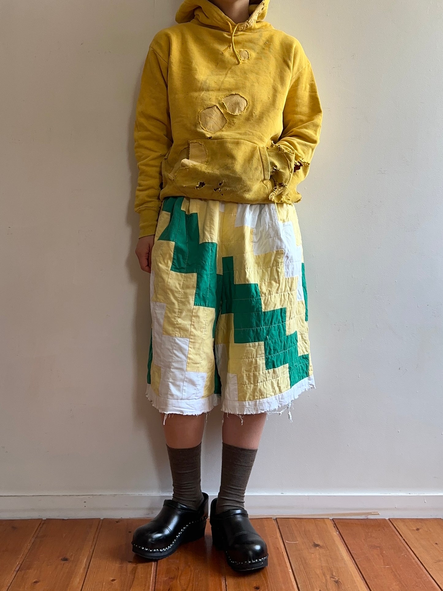 old quilt tuck short pants
