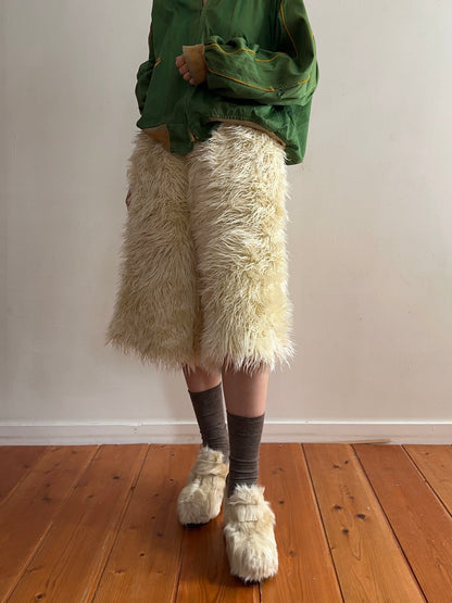 old fur half pants / polar bear