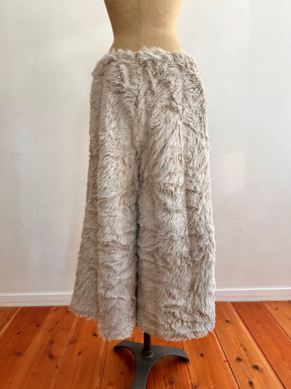 old fur wide pants / milky white