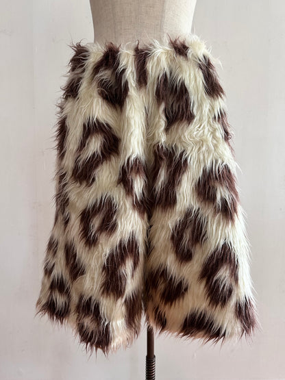 old fur half pants / snow leopard