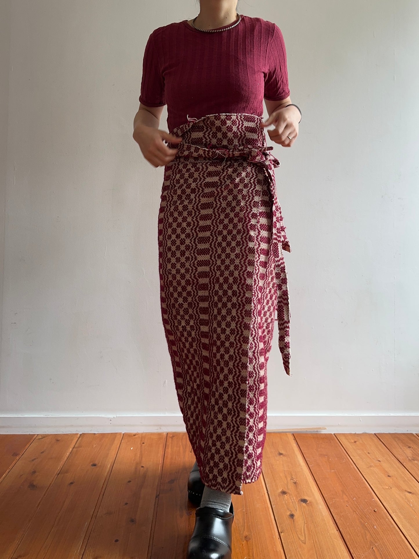 old coverlet wrap long skirt / bordeaux