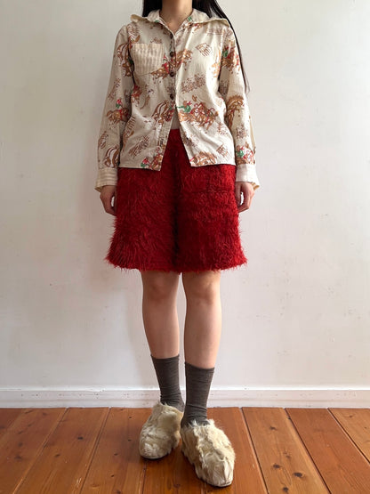 old fur short pants / wine