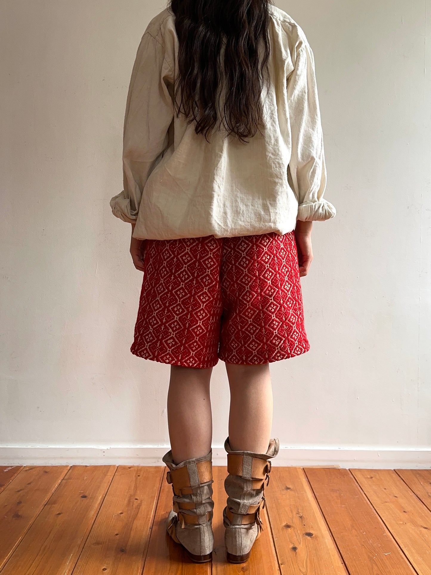 old coverlet short pants / red