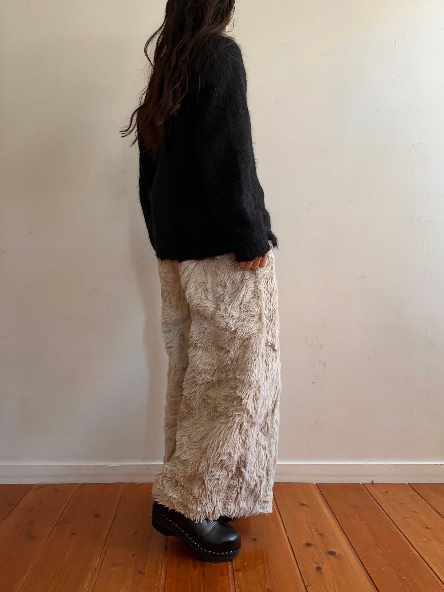 old fur wide pants / milky white