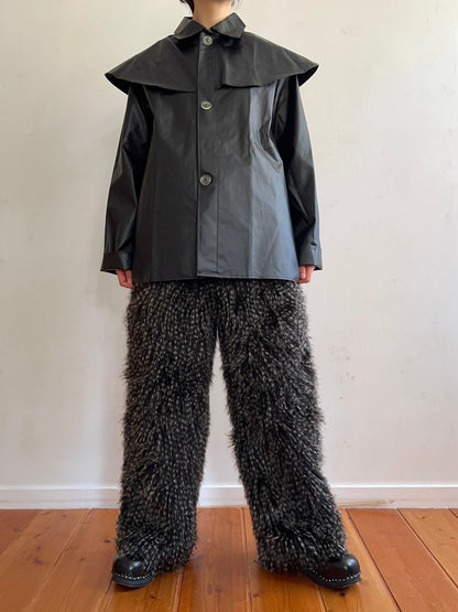 old fur pants / peacock black