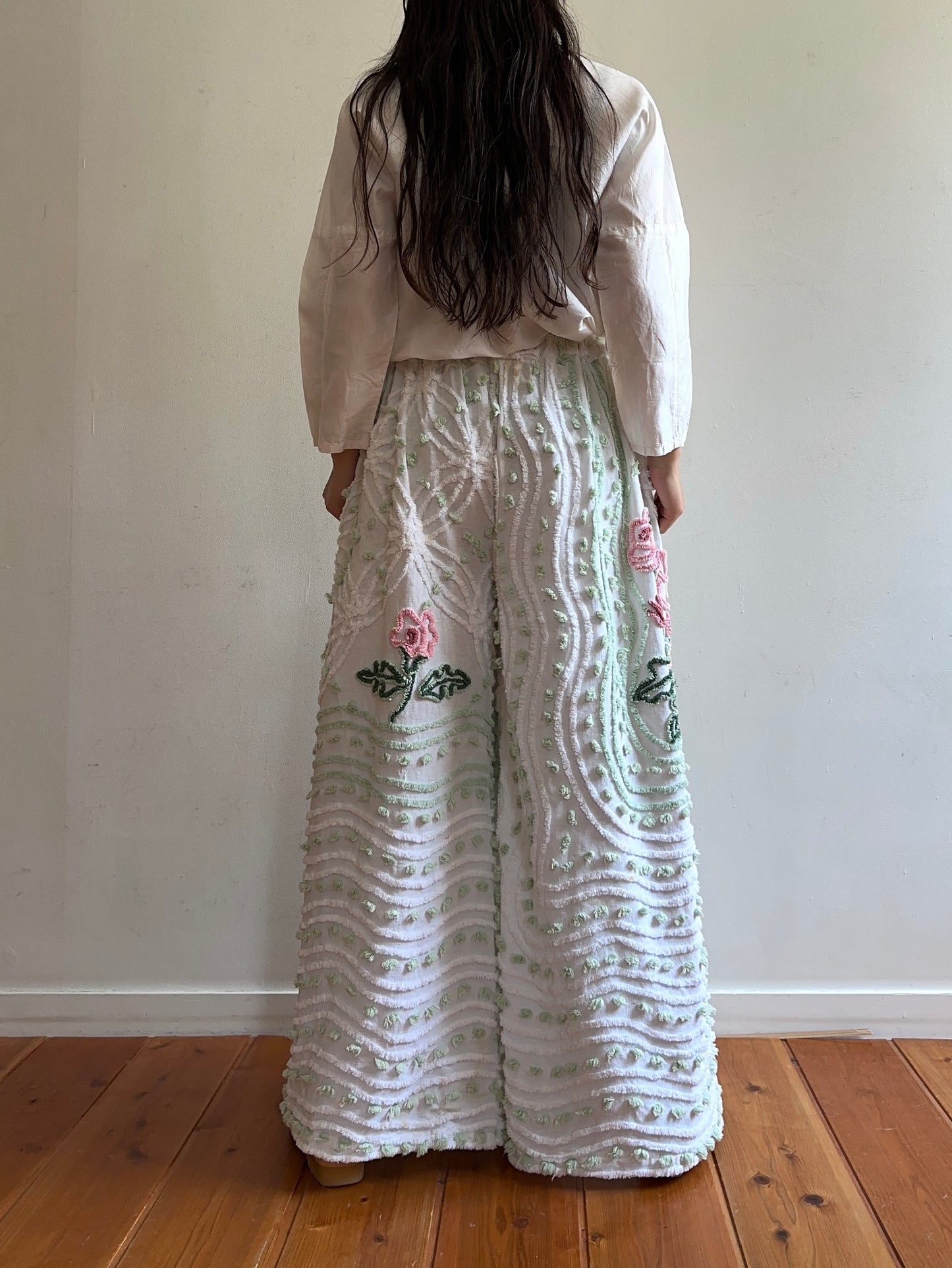 old chenille many tuck pants / muscat