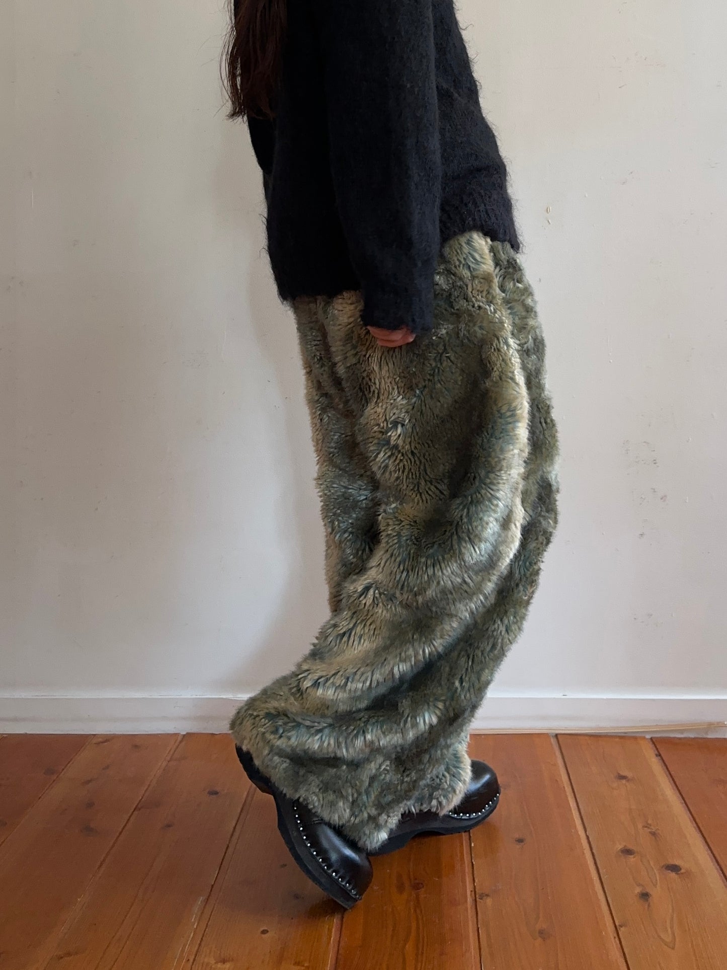 old fur pants / silver×grayish brown