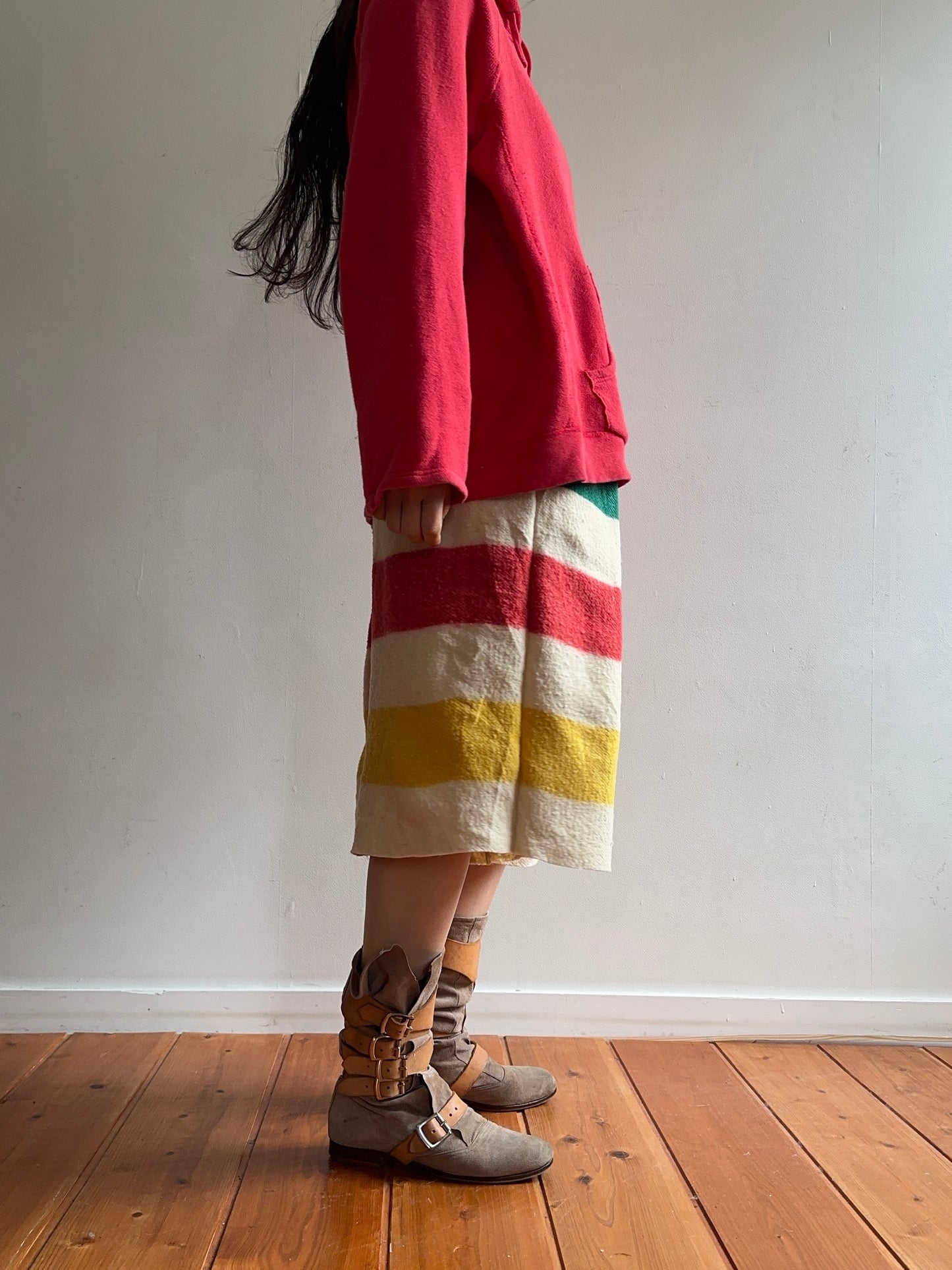 old blanket short pants / border