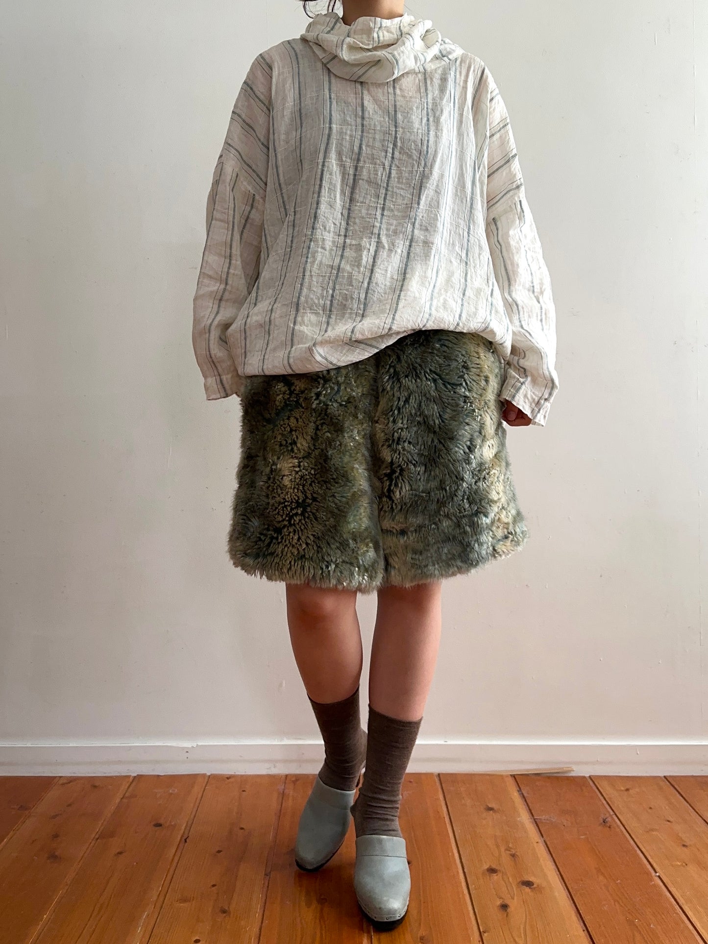 old fur short pants / fog blue