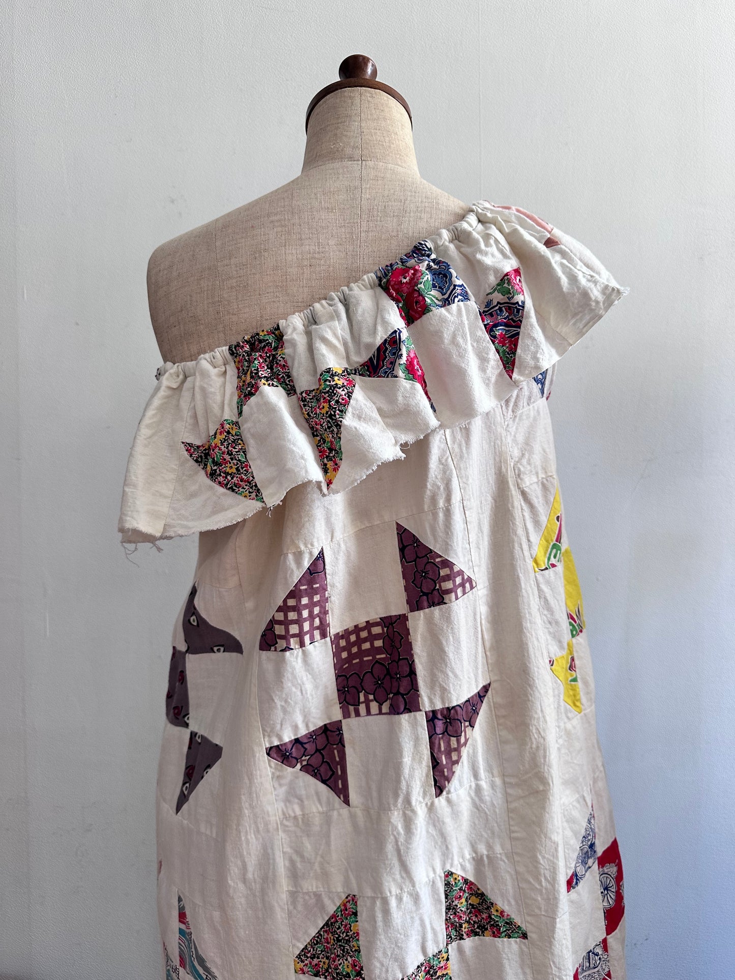 old quilt top frill dress / white