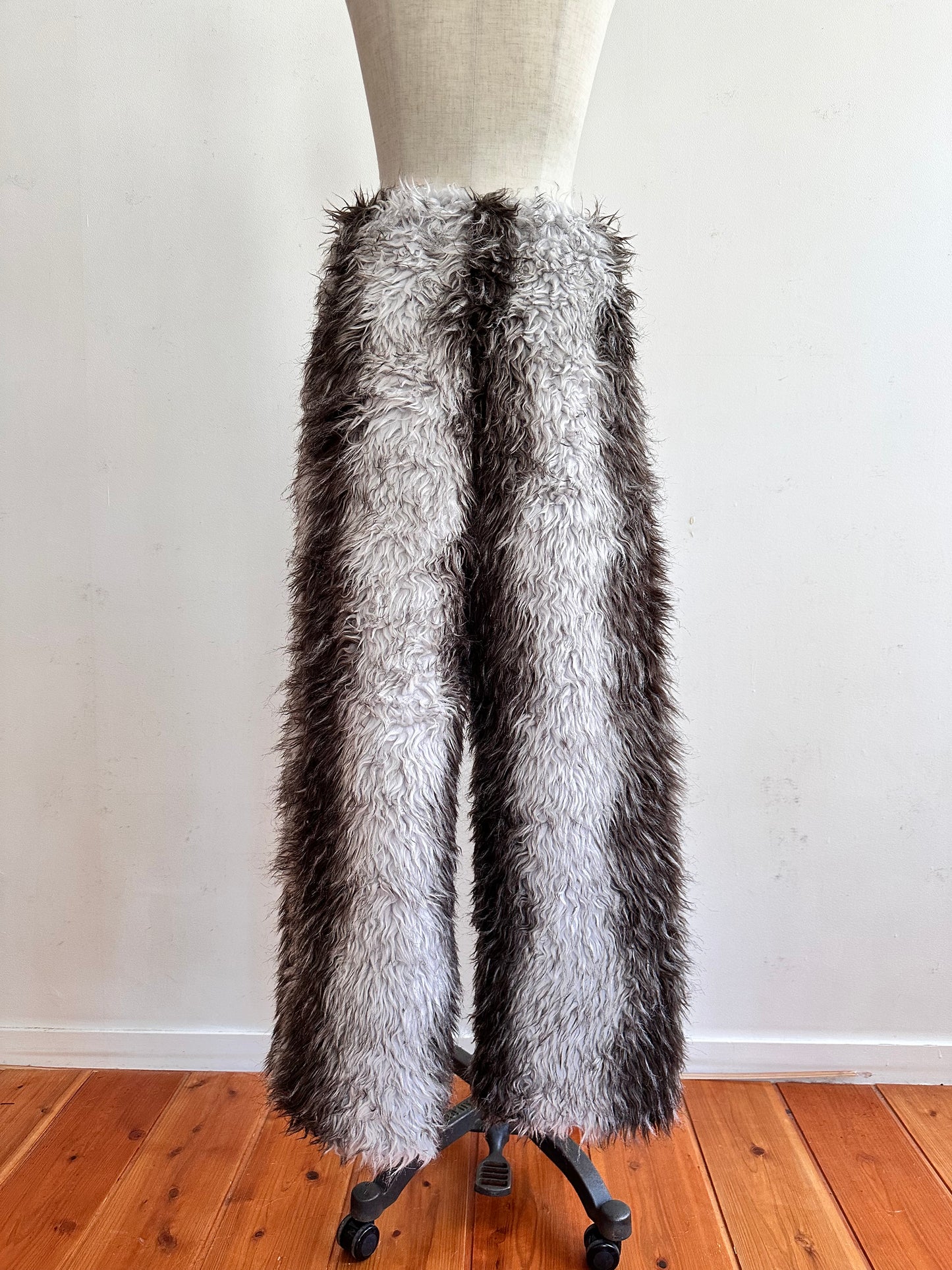 old fur pants / silver×grayish brown