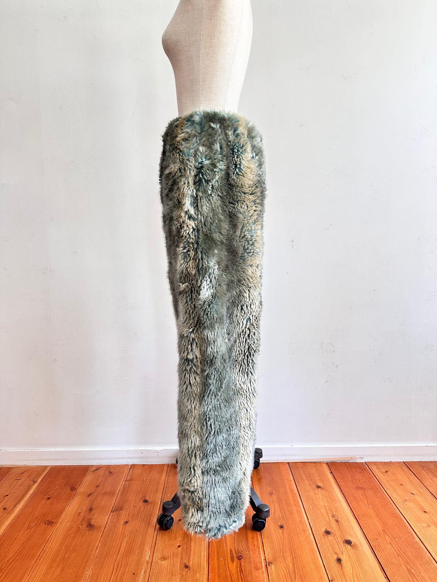 old fur pants / silver×grayish brown