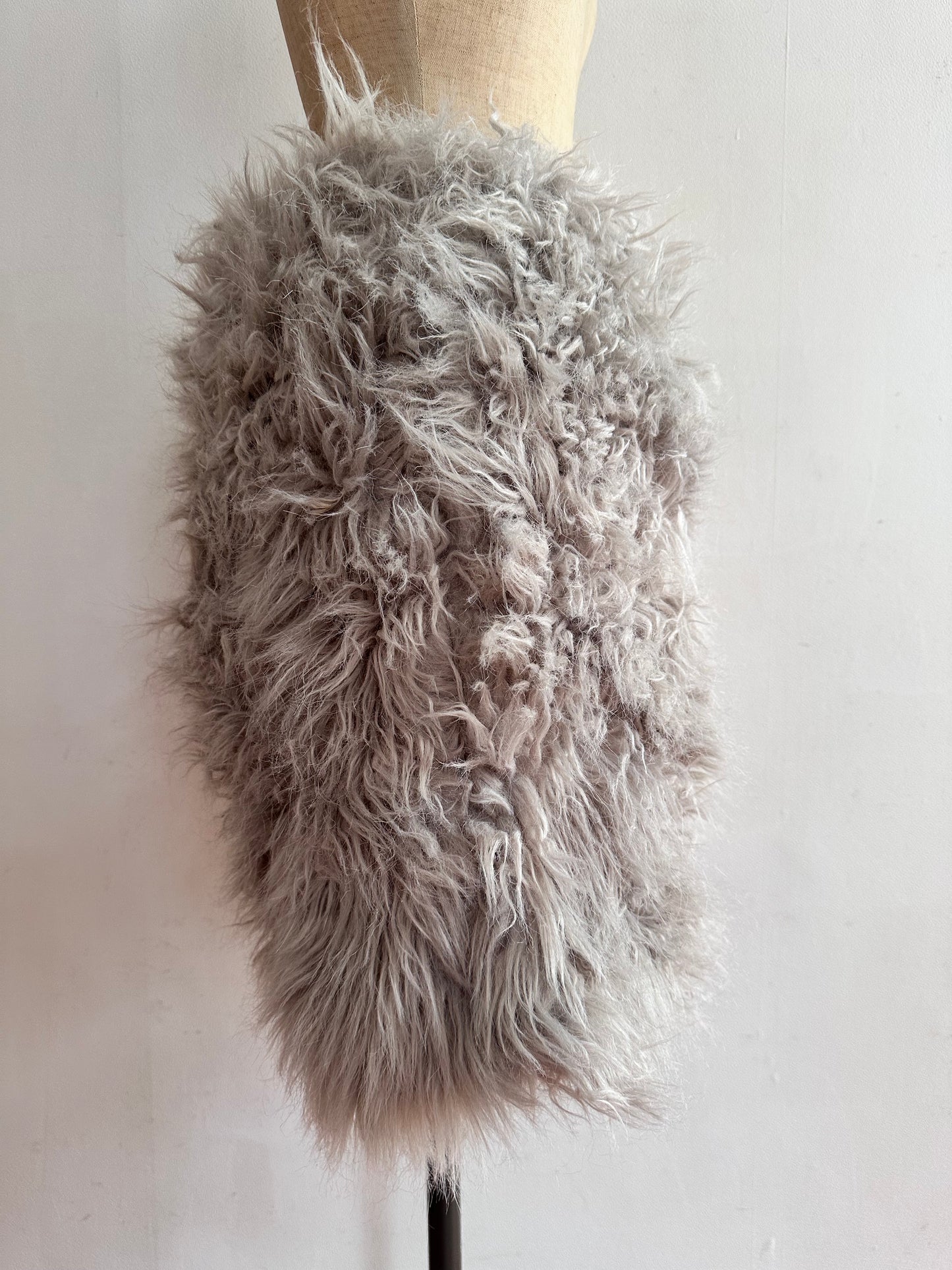 old fur short pants / silver