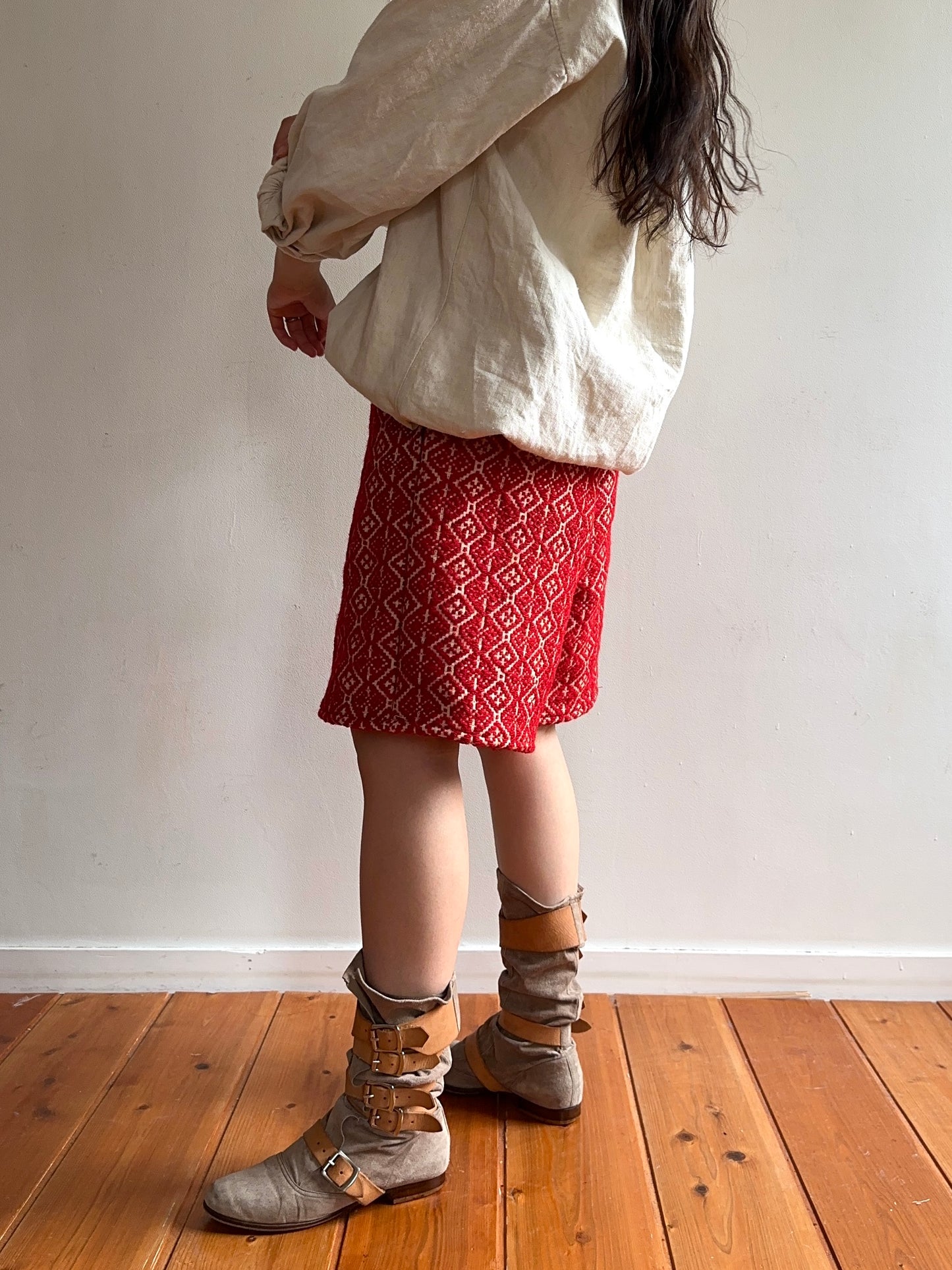 old coverlet short pants / red