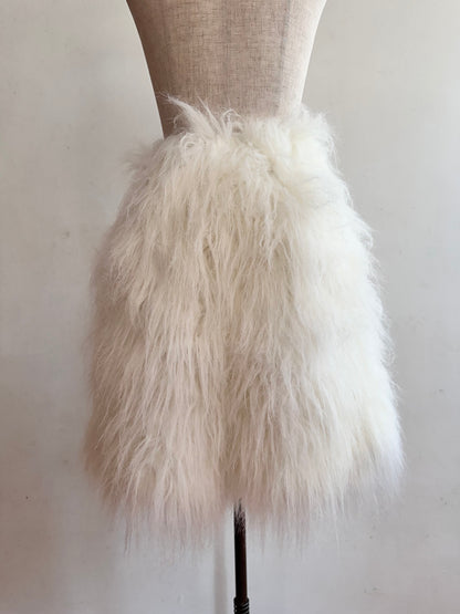 old fur short pants / white