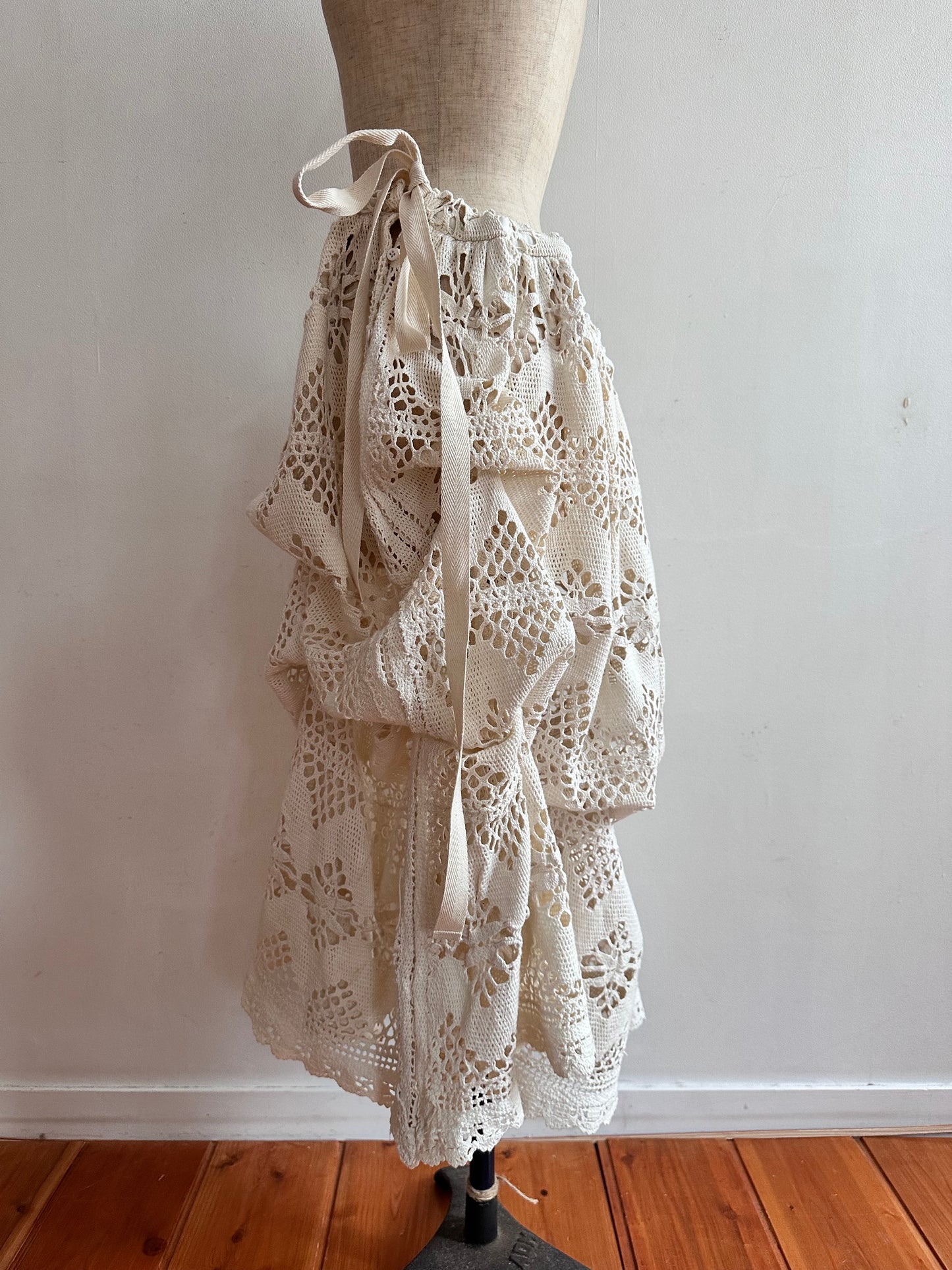 old crochet lace little change skirt