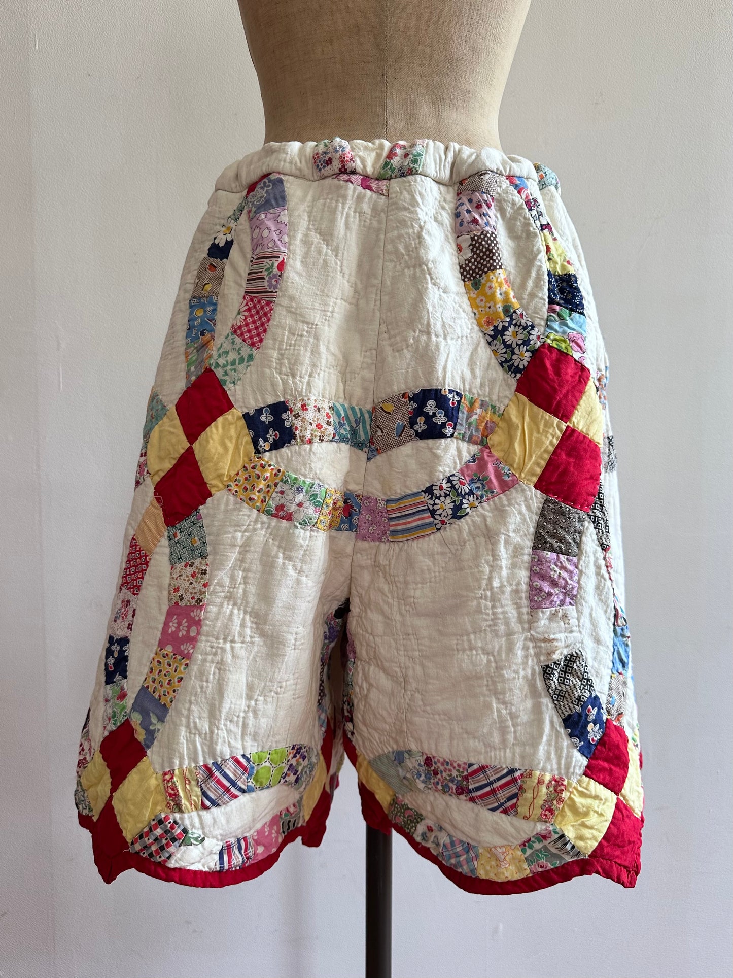 old quilt tuck short pants