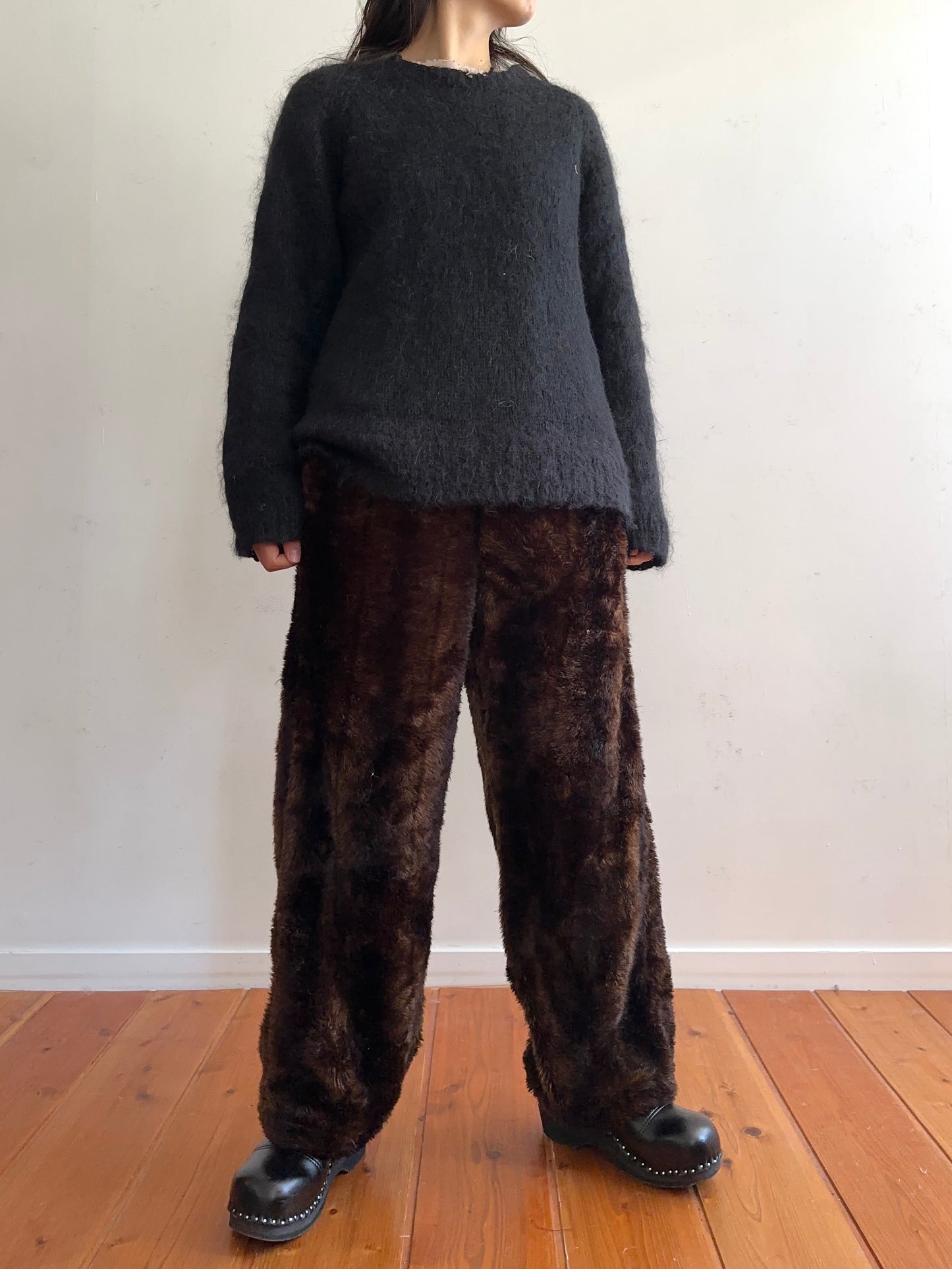 old fur pants / dark brown stripe