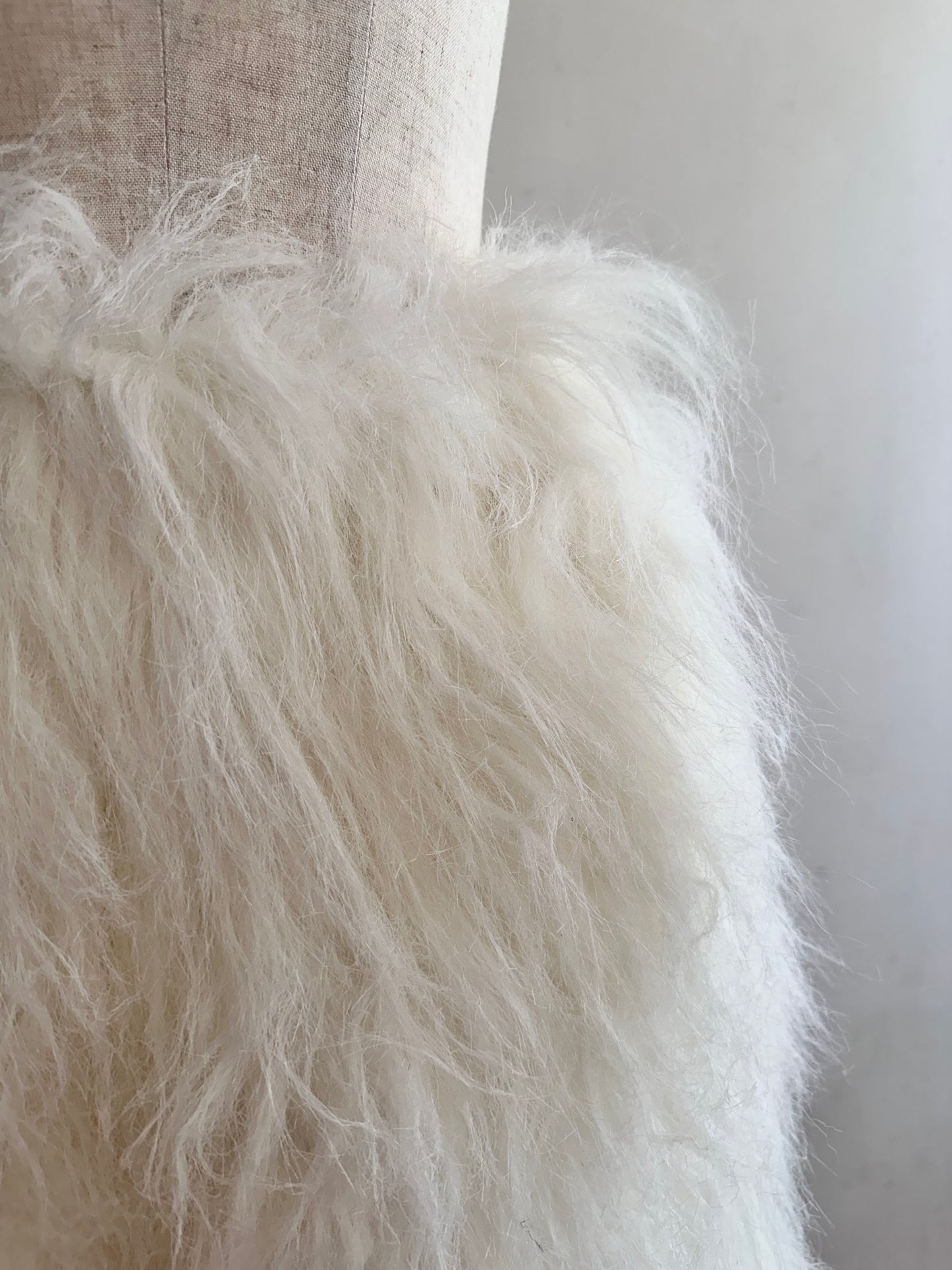old fur short pants / white