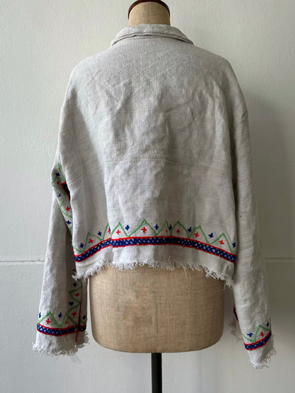 giacca corta in lino vecchio cucita a mano