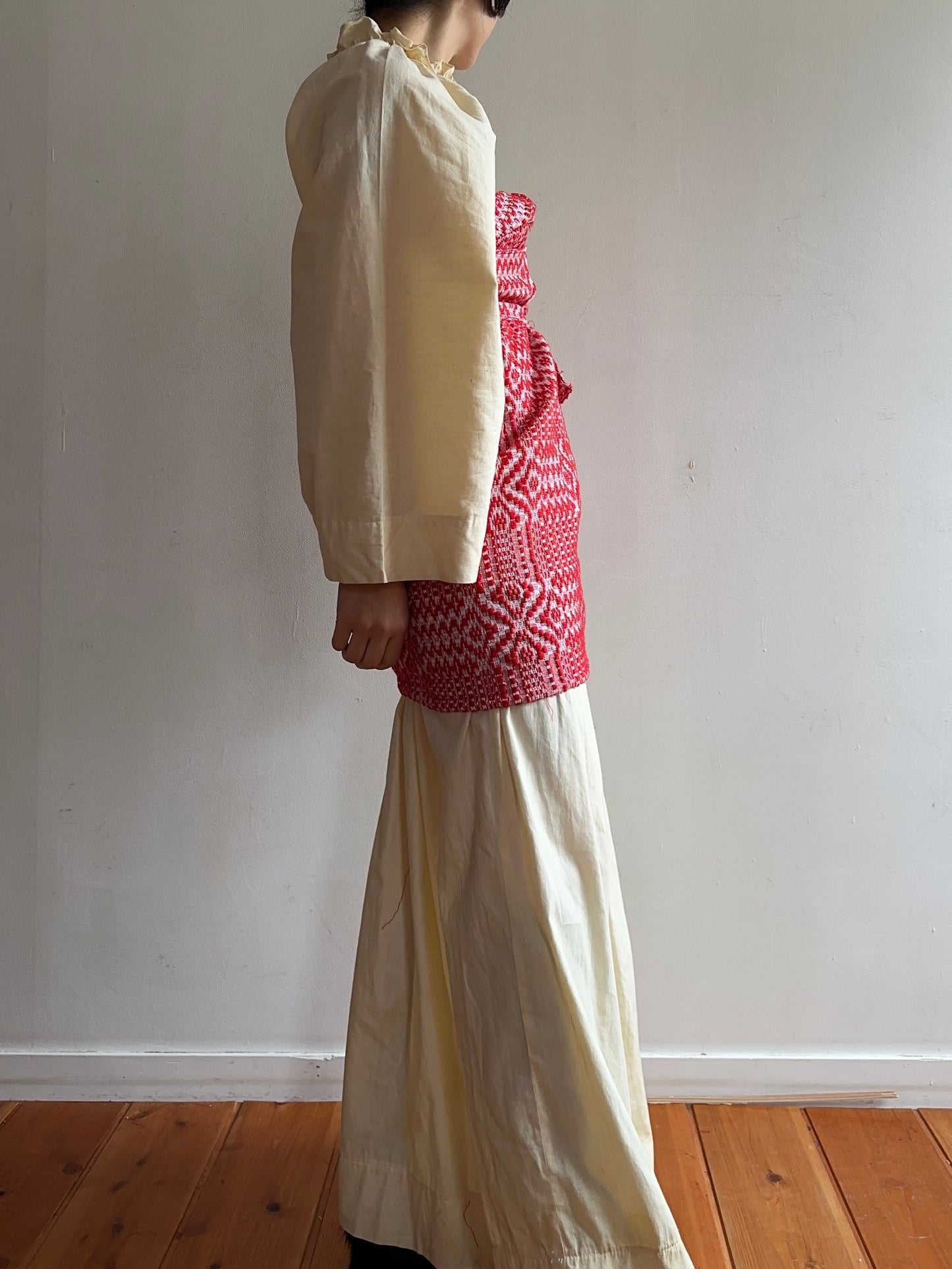 old coverlet wrap short skirt / red