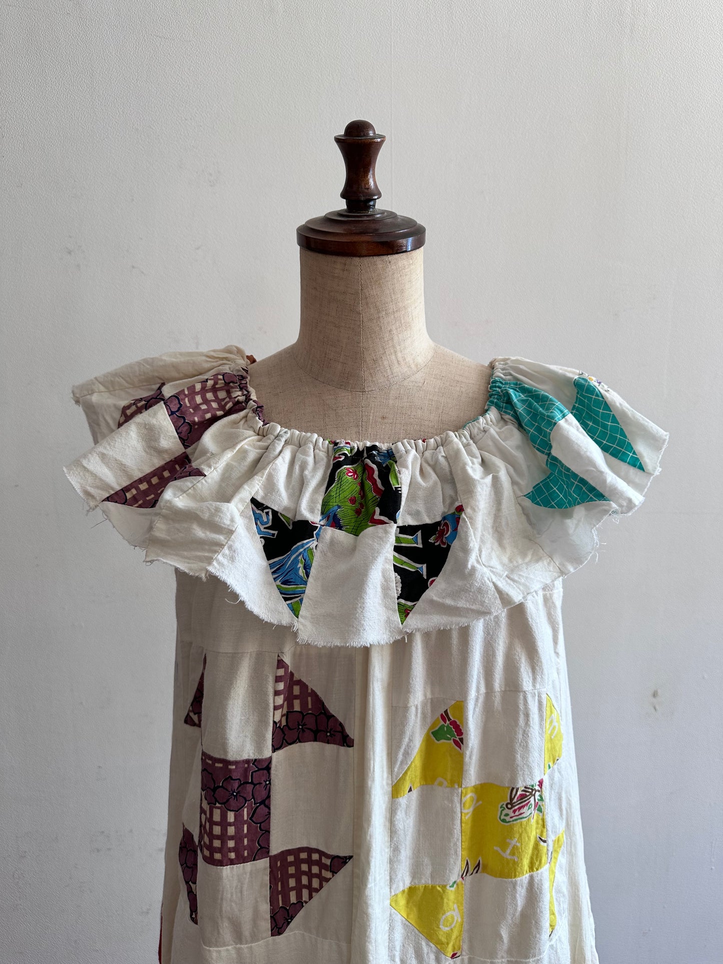 old quilt top frill dress / white