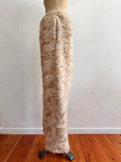 old fur pants /sand