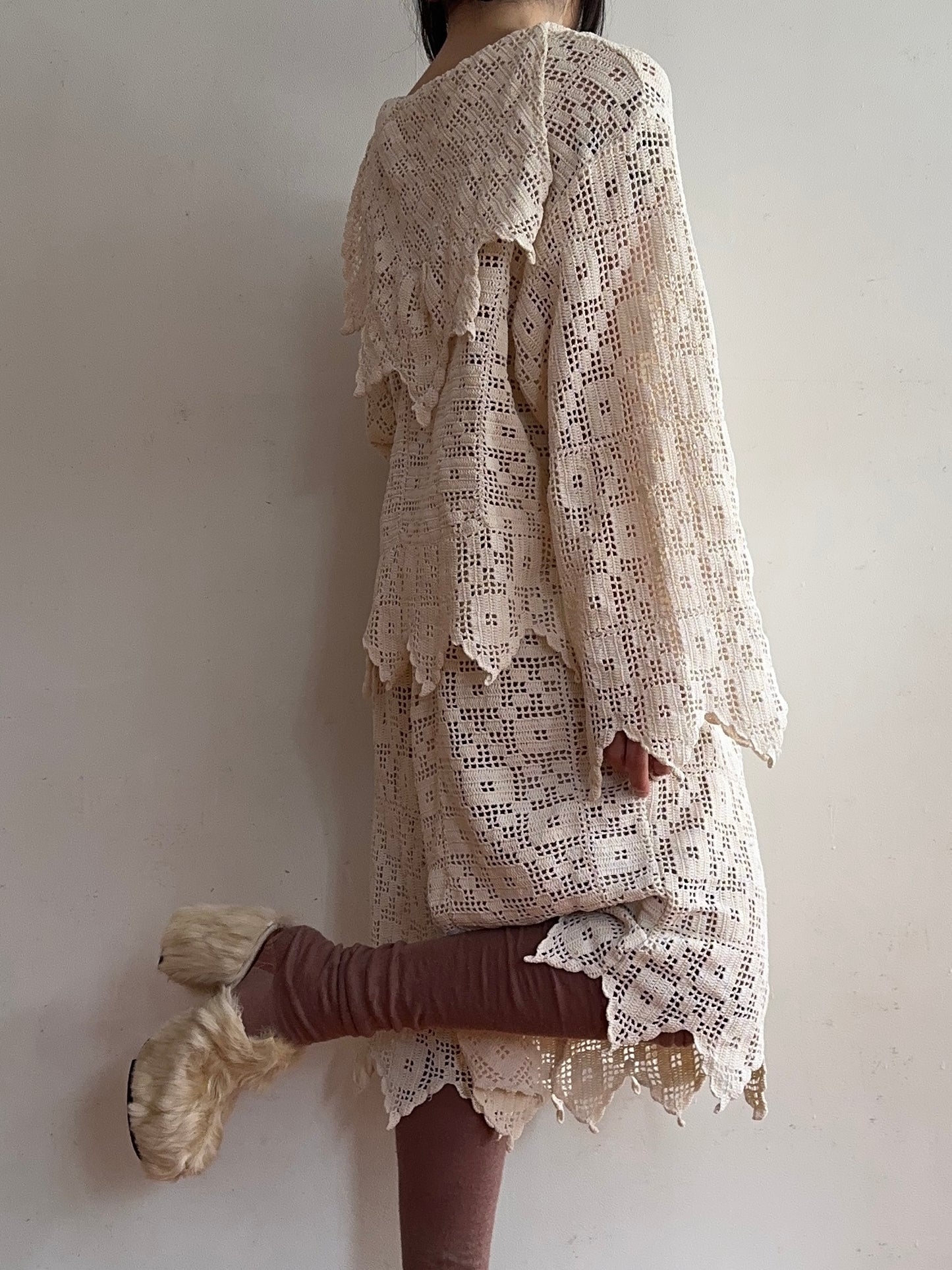 old crochet lace tuck short pants