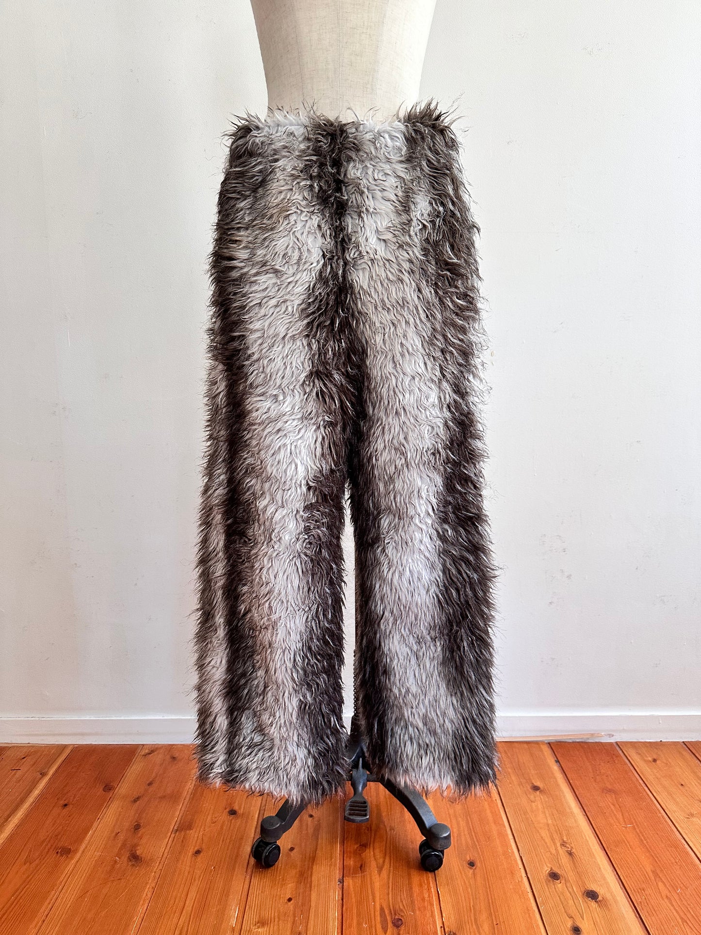 old fur pants / silver×grayish brown