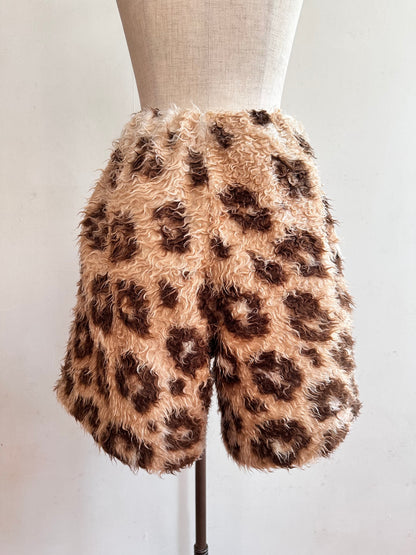 old fur short pants / leopard
