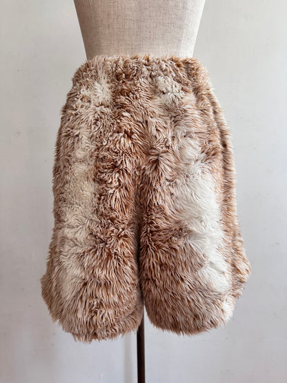 old fur short pants / spaniel