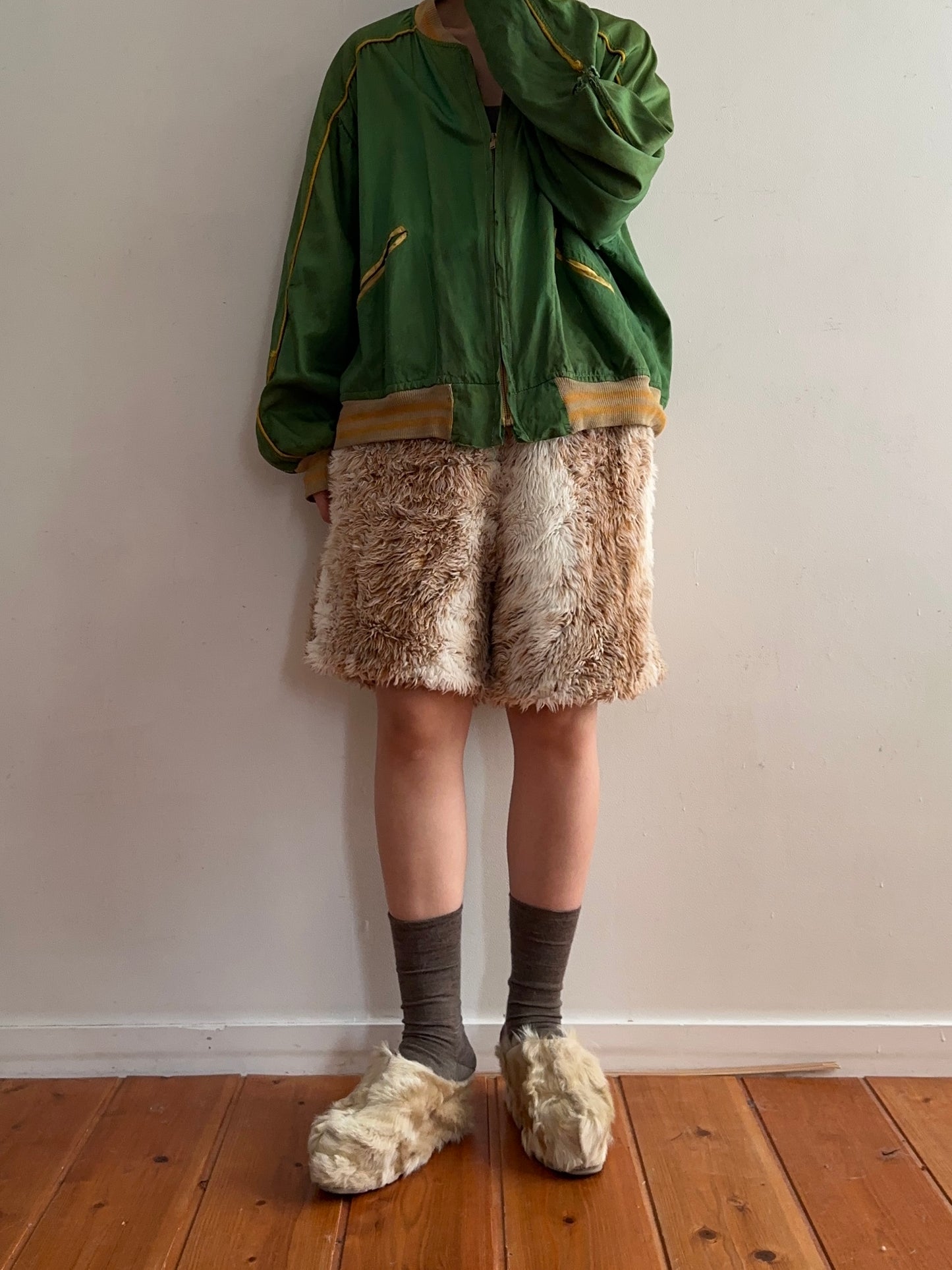 old fur short pants /gizmo