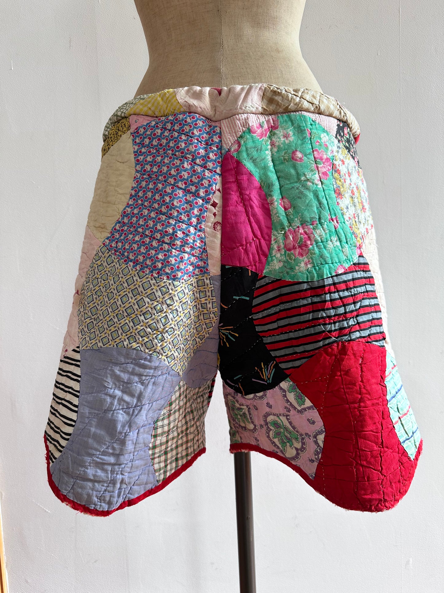antique quilt short pants