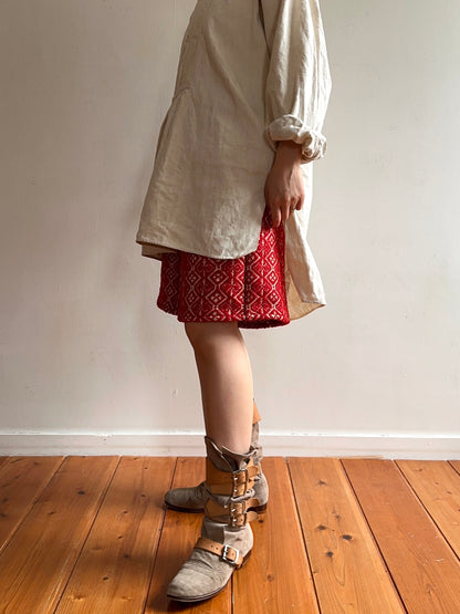 old coverlet short pants / red