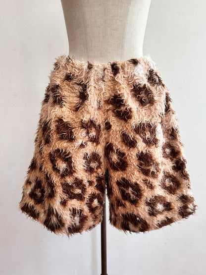 old fur short pants / leopard