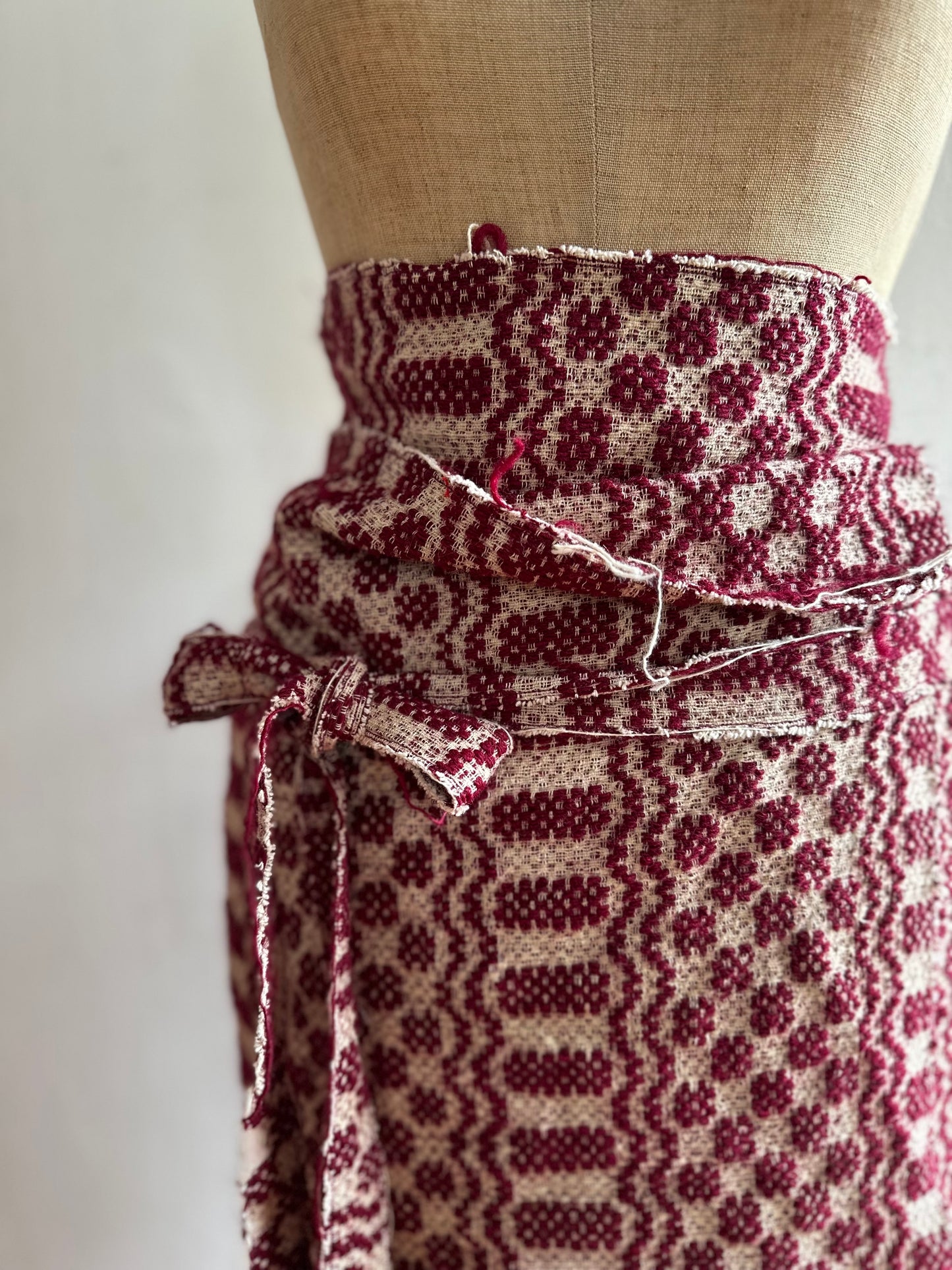 old coverlet wrap long skirt / bordeaux