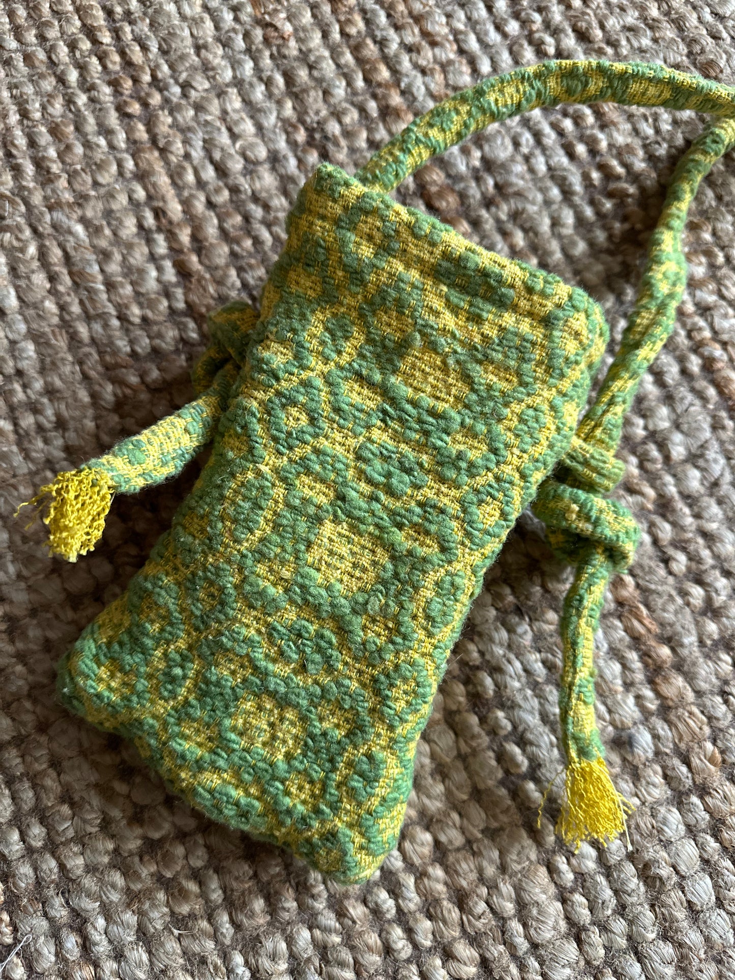 old coverlet shun-chan porch / dandelion