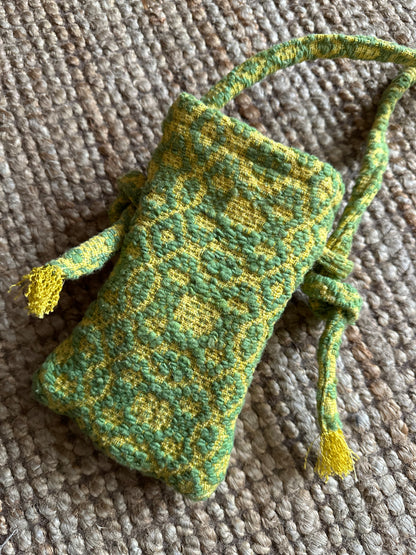 old coverlet shun-chan porch / dandelion