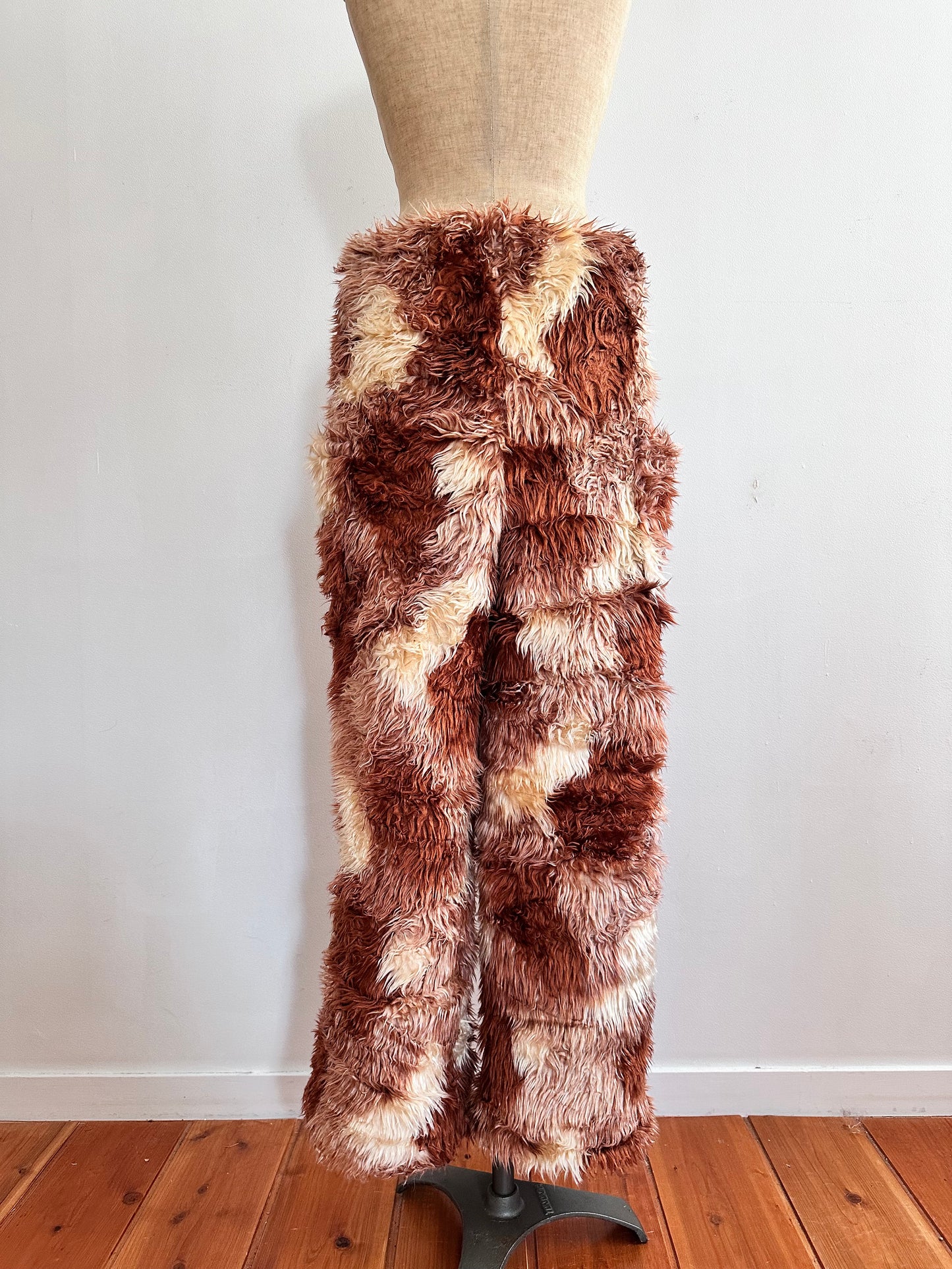 old fur pants / pudding