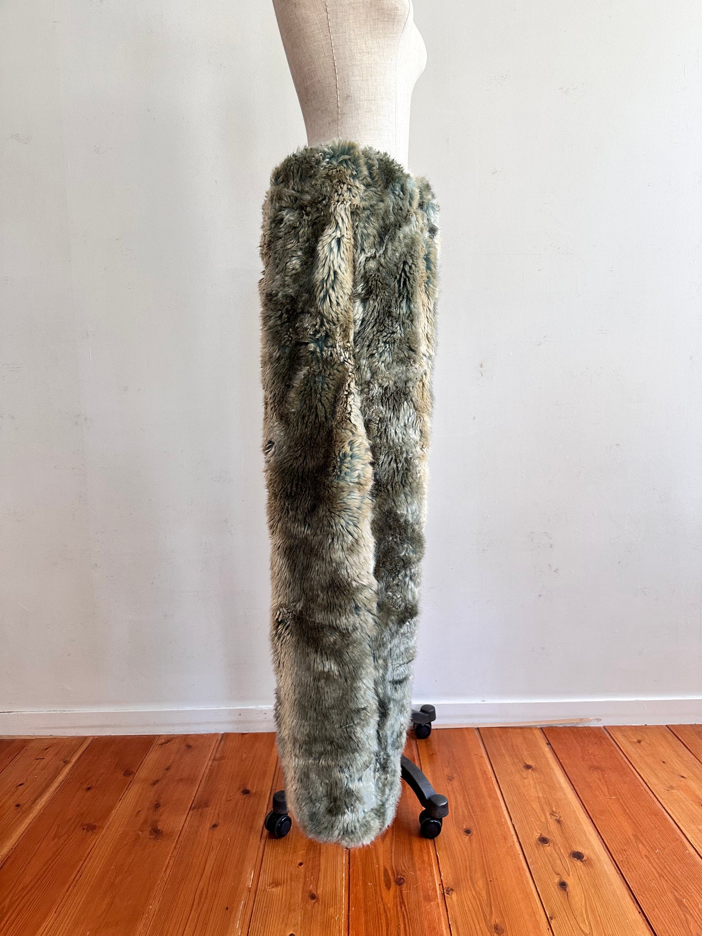 old fur pants / silver×grayish brown